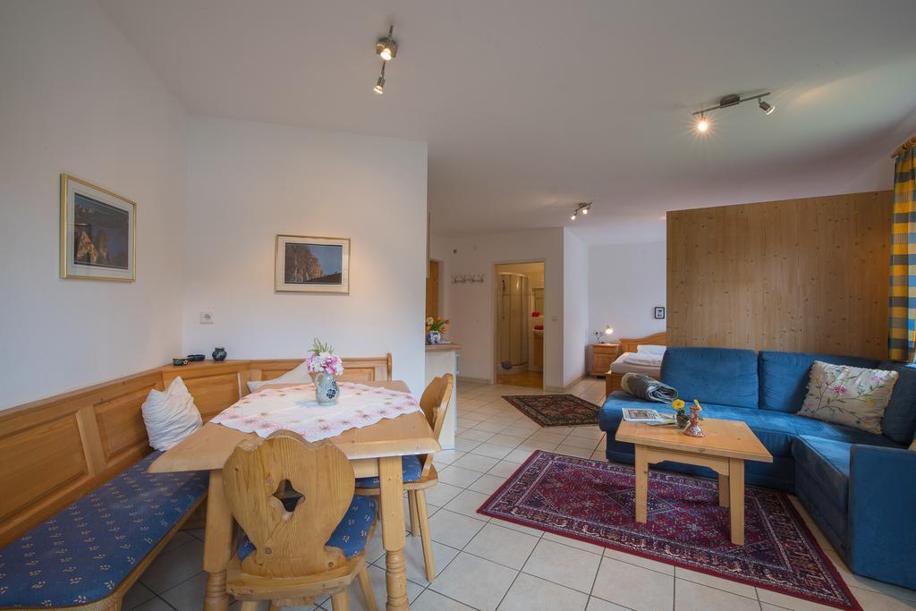 Landhaus Charlotte Am Geigenbuehel -Apartments Seefeld in Tirol Kültér fotó