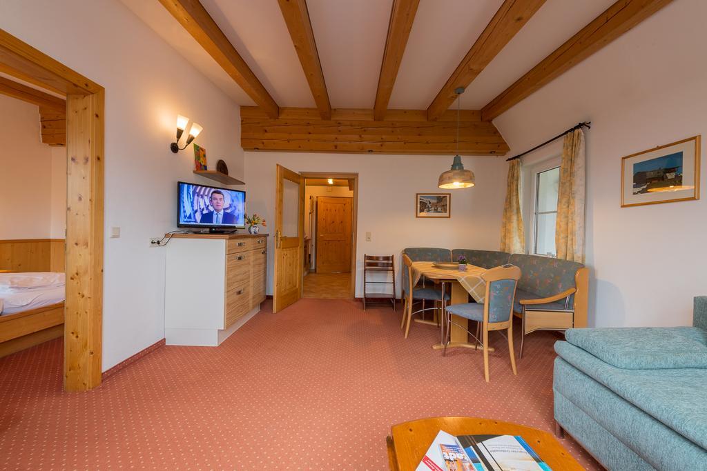 Landhaus Charlotte Am Geigenbuehel -Apartments Seefeld in Tirol Kültér fotó