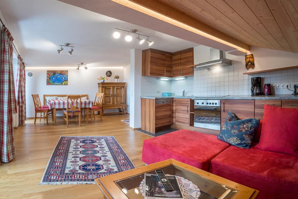 Landhaus Charlotte Am Geigenbuehel -Apartments Seefeld in Tirol Kültér fotó