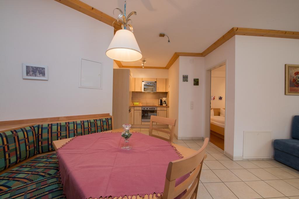 Landhaus Charlotte Am Geigenbuehel -Apartments Seefeld in Tirol Kültér fotó