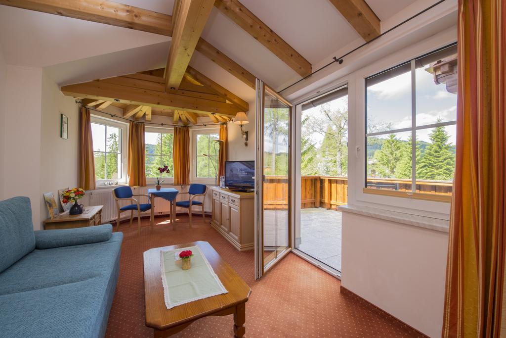 Landhaus Charlotte Am Geigenbuehel -Apartments Seefeld in Tirol Kültér fotó